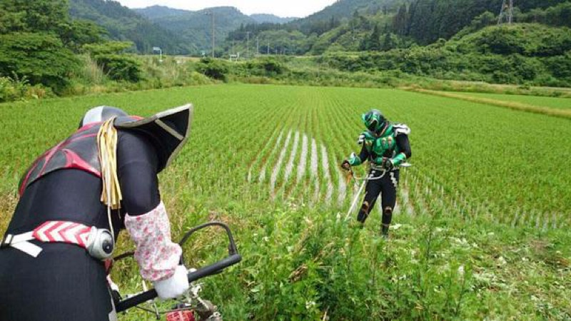 Illustration for article titled In Japan, There's a Superhero Who...Plants Rice